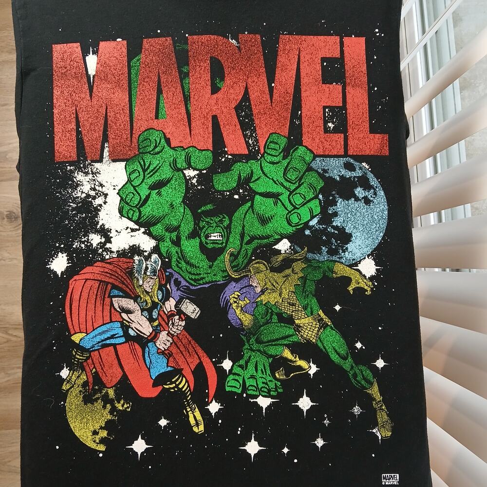 Old Navy Marvel Comics graphic tee unisex Medium black jack Hulk Thor Loki